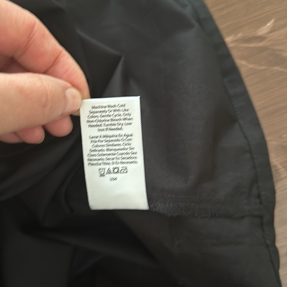 Elegant Black Sleeveless Dress - Picture 10 of 10